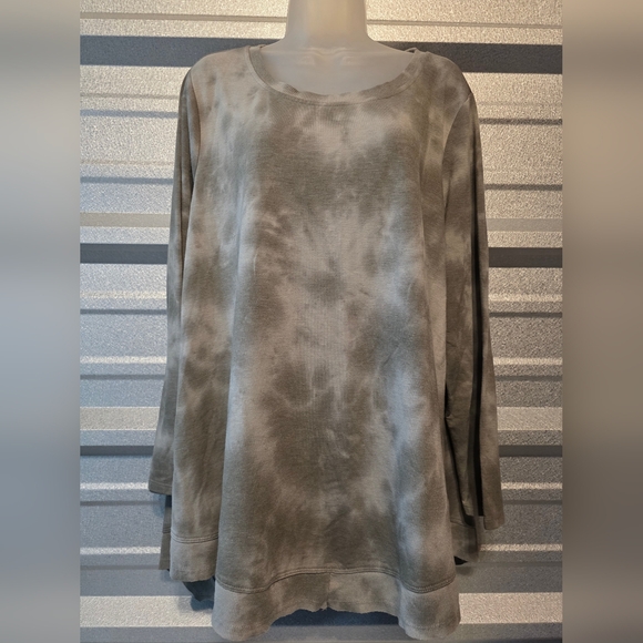 Cupio Tops - Cupio Gray Tie-Dye Sweatshirt